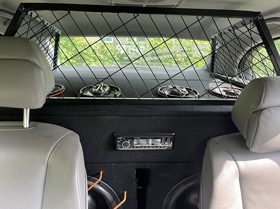 BMW 525d 6 of 8