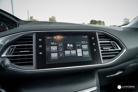 Peugeot 308 SW 5 of 8
