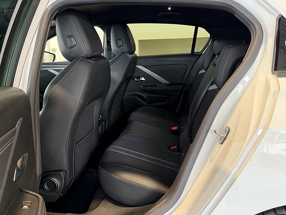 Opel Astra 11 of 16