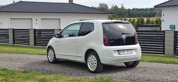 Volkswagen UP! 2 of 7