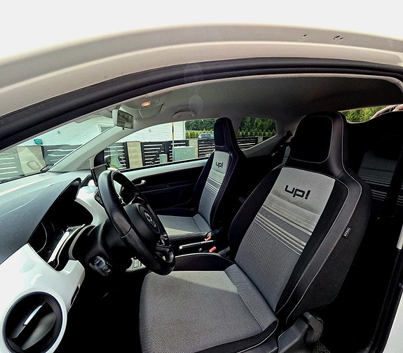 Volkswagen UP! 6 of 7