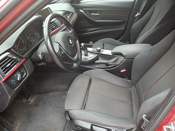 BMW 328i 4 of 5
