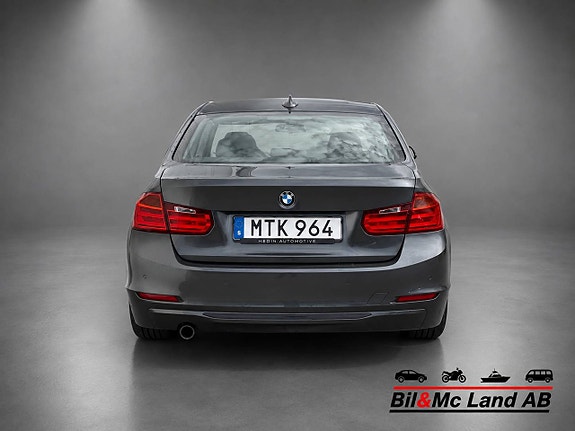 BMW 318d 4 of 18