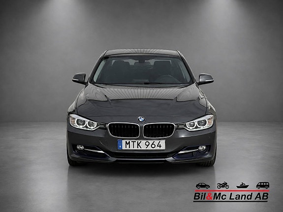 BMW 318d 5 of 18