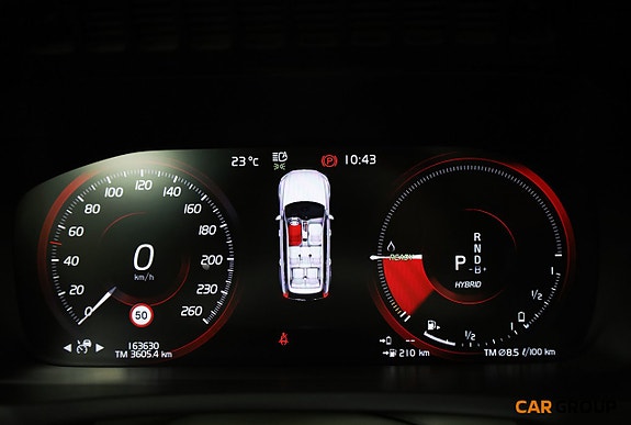 Volvo XC90 16 of 28