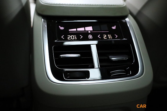 Volvo XC90 21 of 28