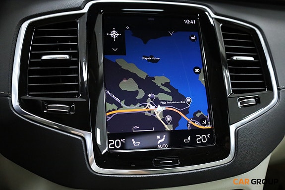 Volvo XC90 18 of 28