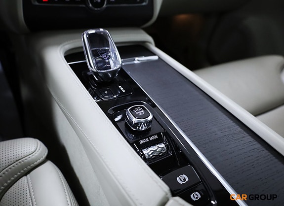 Volvo XC90 23 of 28
