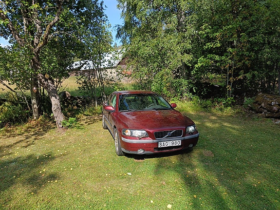 Volvo S60 2 of 5