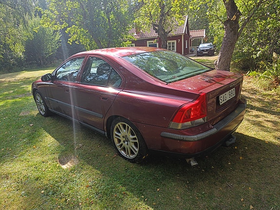 Volvo S60 3 of 5