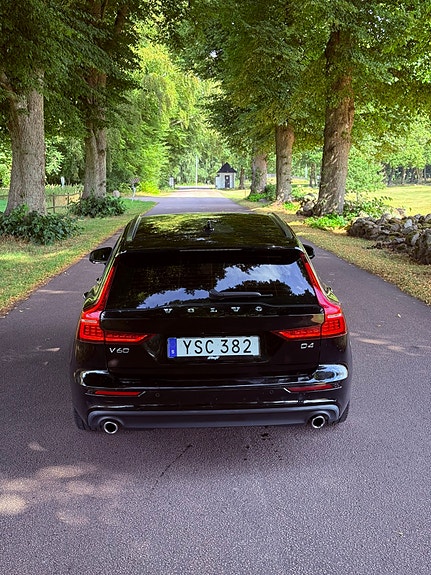 Volvo V60 4 of 5