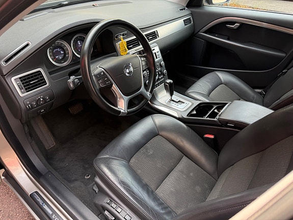 Volvo V70 11 of 18