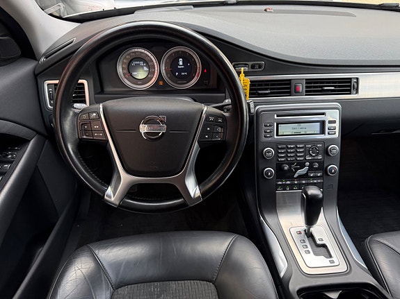 Volvo V70 10 of 18