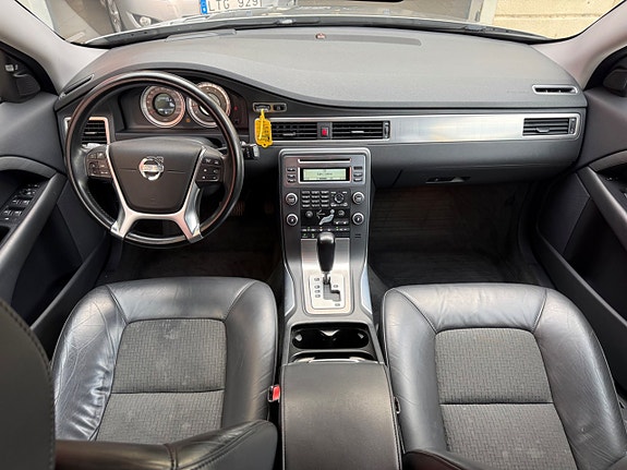 Volvo V70 9 of 18