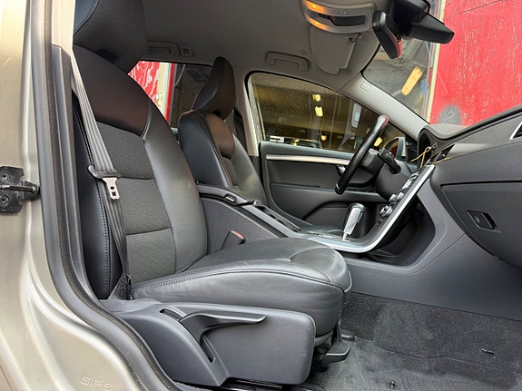 Volvo V70 15 of 18