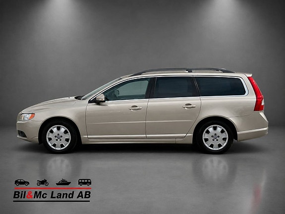 Volvo V70 2 of 18