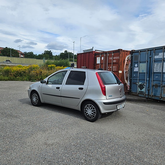 Fiat Punto 4 of 11