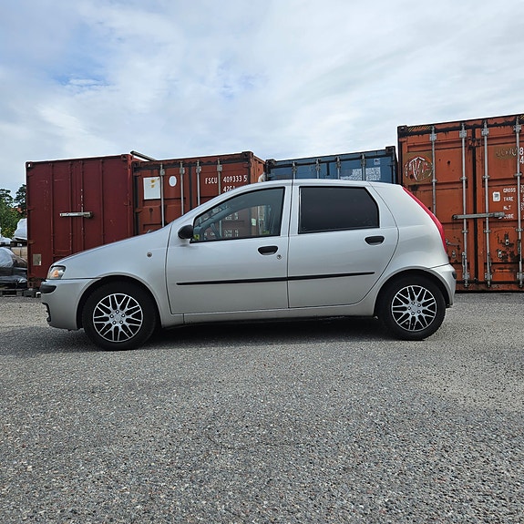 Fiat Punto 5 of 11