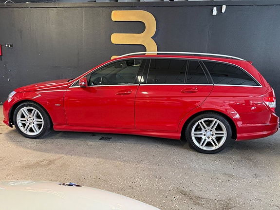 Mercedes-Benz C180 2 of 25