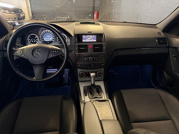 Mercedes-Benz C180 17 of 25