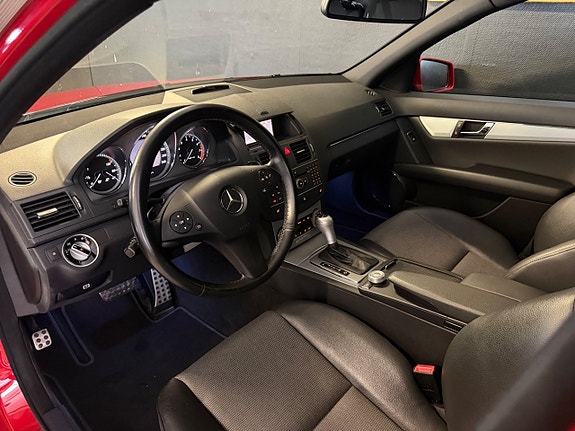 Mercedes-Benz C180 12 of 25