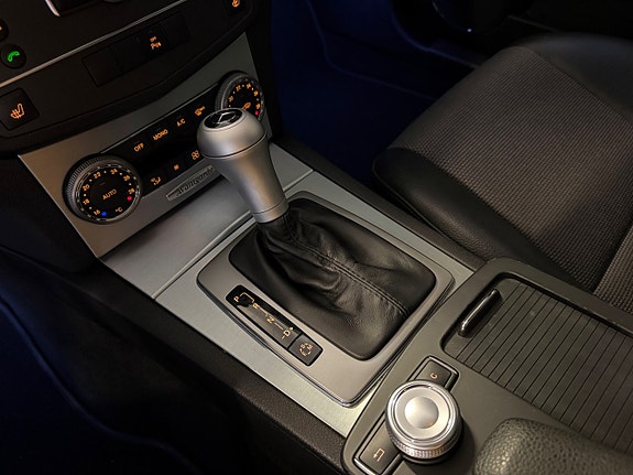 Mercedes-Benz C180 23 of 25