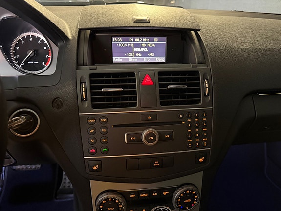 Mercedes-Benz C180 22 of 25