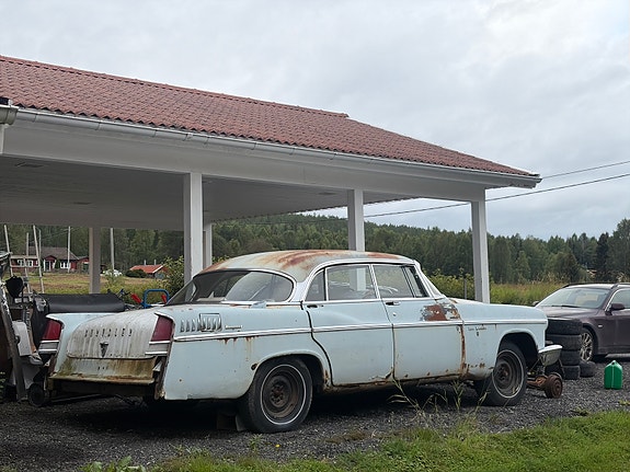 Chrysler New Yorker 2 of 5
