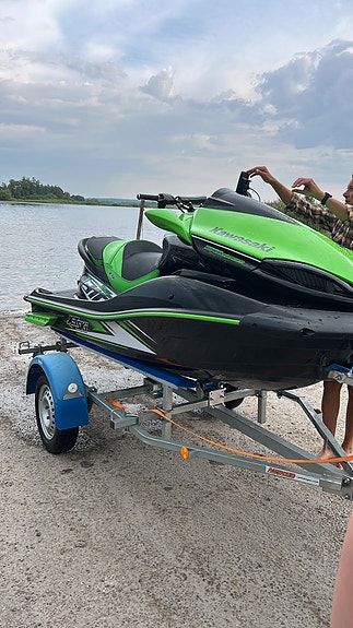 Kawasaki Ultra 5 of 6