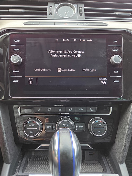 Volkswagen Passat 9 of 13