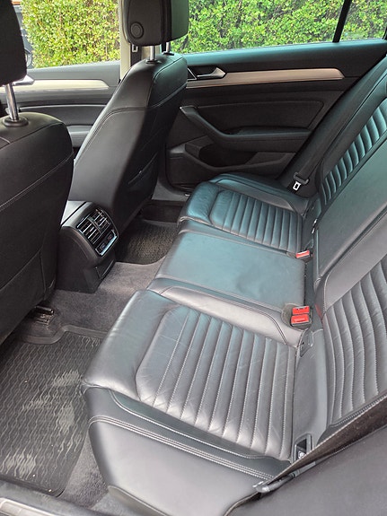 Volkswagen Passat 8 of 13