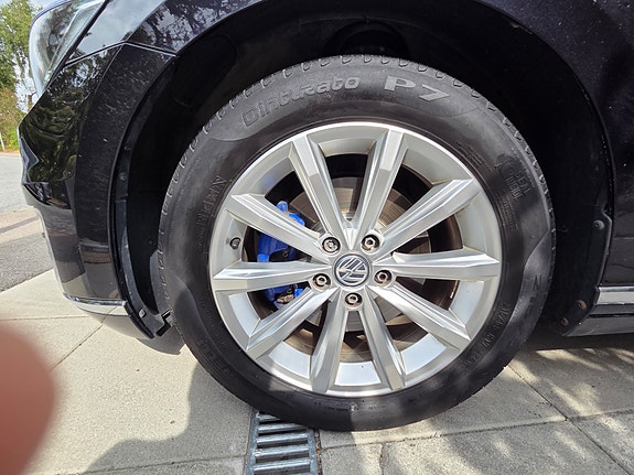 Volkswagen Passat 11 of 13