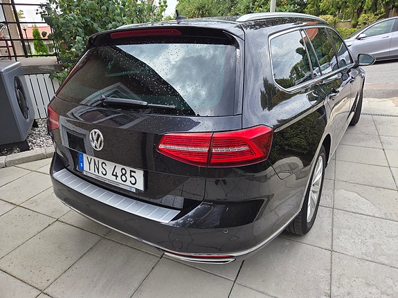 Volkswagen Passat 3 of 13