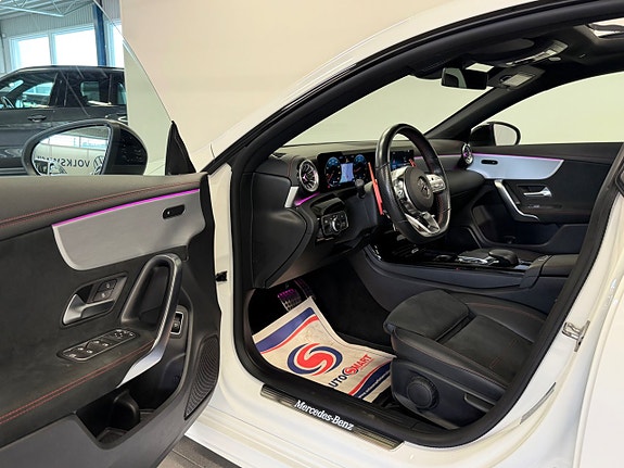 Mercedes-Benz CLA200 6 of 24