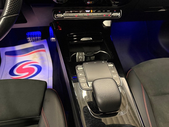 Mercedes-Benz CLA200 18 of 24