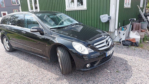 Mercedes-Benz R320 3 of 15