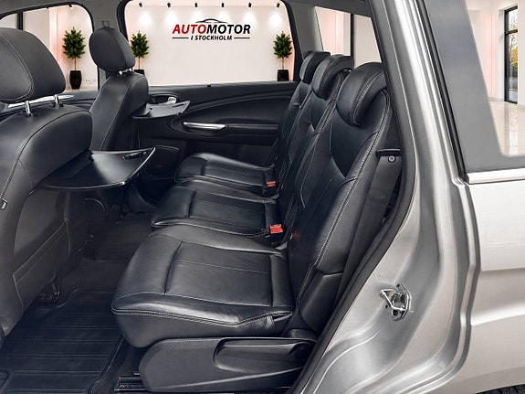 Ford S-MAX 11 of 17