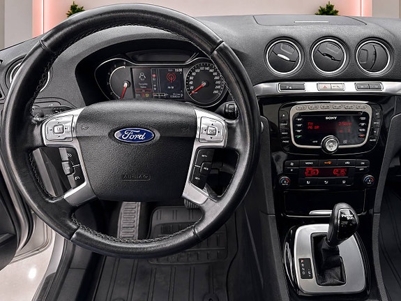 Ford S-MAX 15 of 17