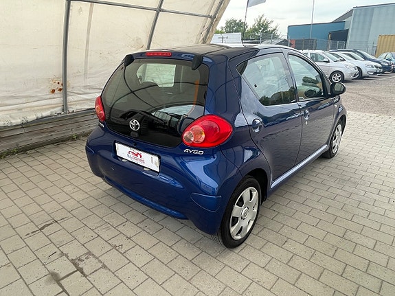Toyota Aygo 3 of 19