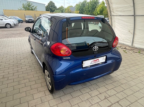 Toyota Aygo 2 of 19