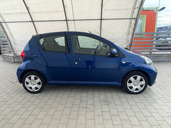 Toyota Aygo 4 of 19