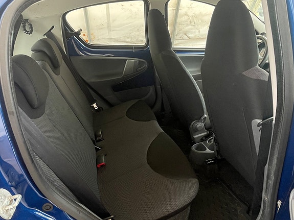 Toyota Aygo 11 of 19