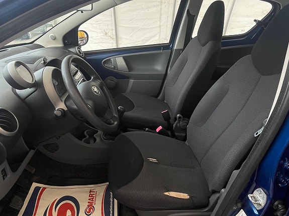 Toyota Aygo 7 of 19