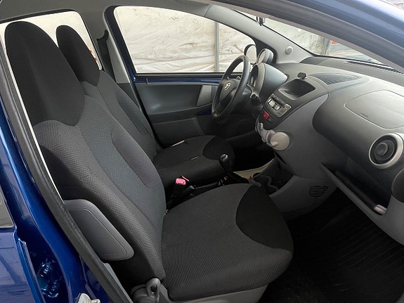Toyota Aygo 12 of 19