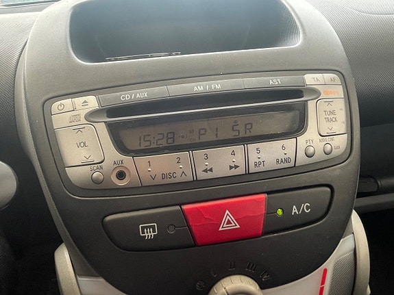 Toyota Aygo 17 of 19