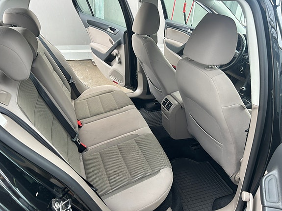 Volkswagen Golf VI 7 of 14
