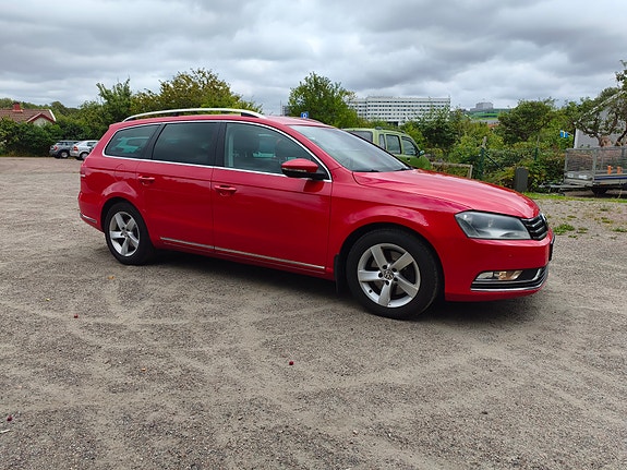 Volkswagen Passat 2 of 7