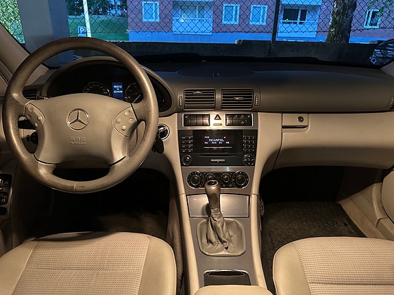 Mercedes-Benz C180 7 of 7