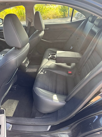 Lexus IS250 7 of 9