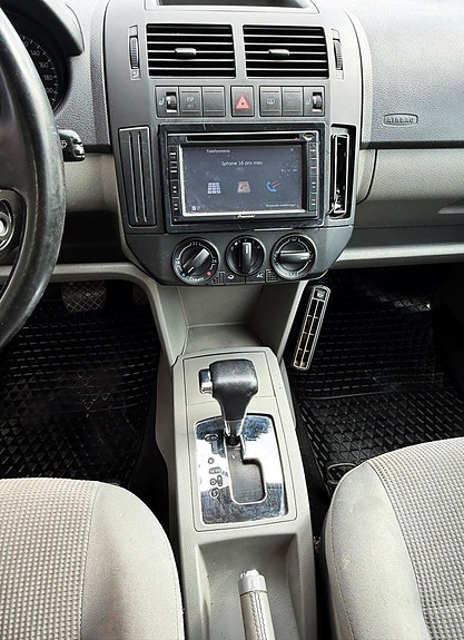 Volkswagen Polo 8 of 9